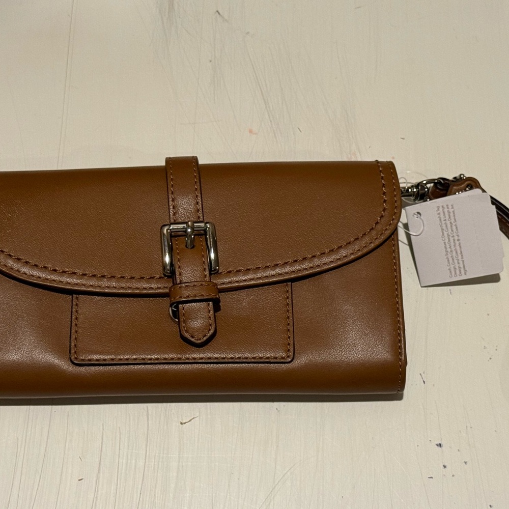 NWT Coach wristlet Brown Leather Women's buckle wallet